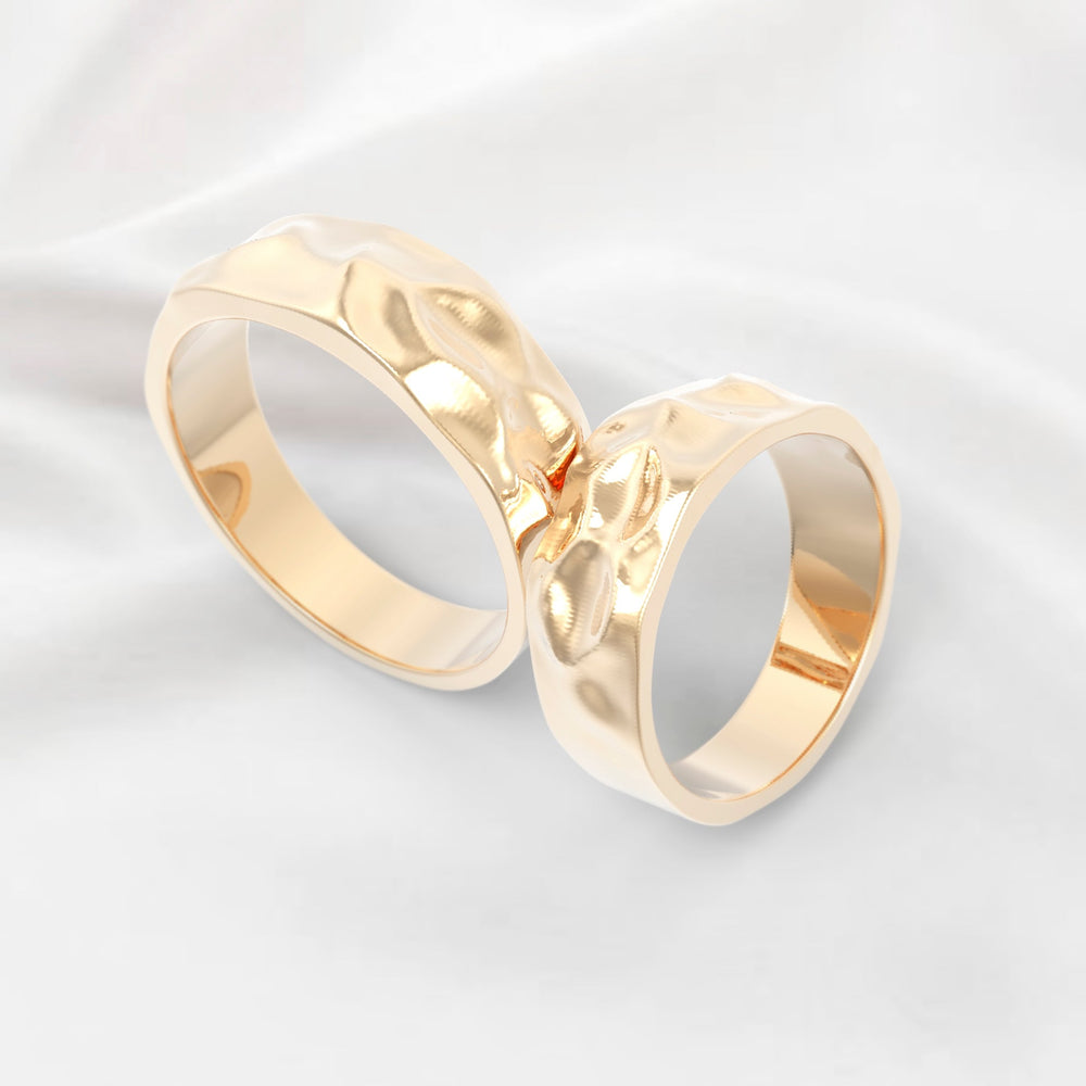 Unique Earthy Wedding Ring Set No.60 in Yellow Gold