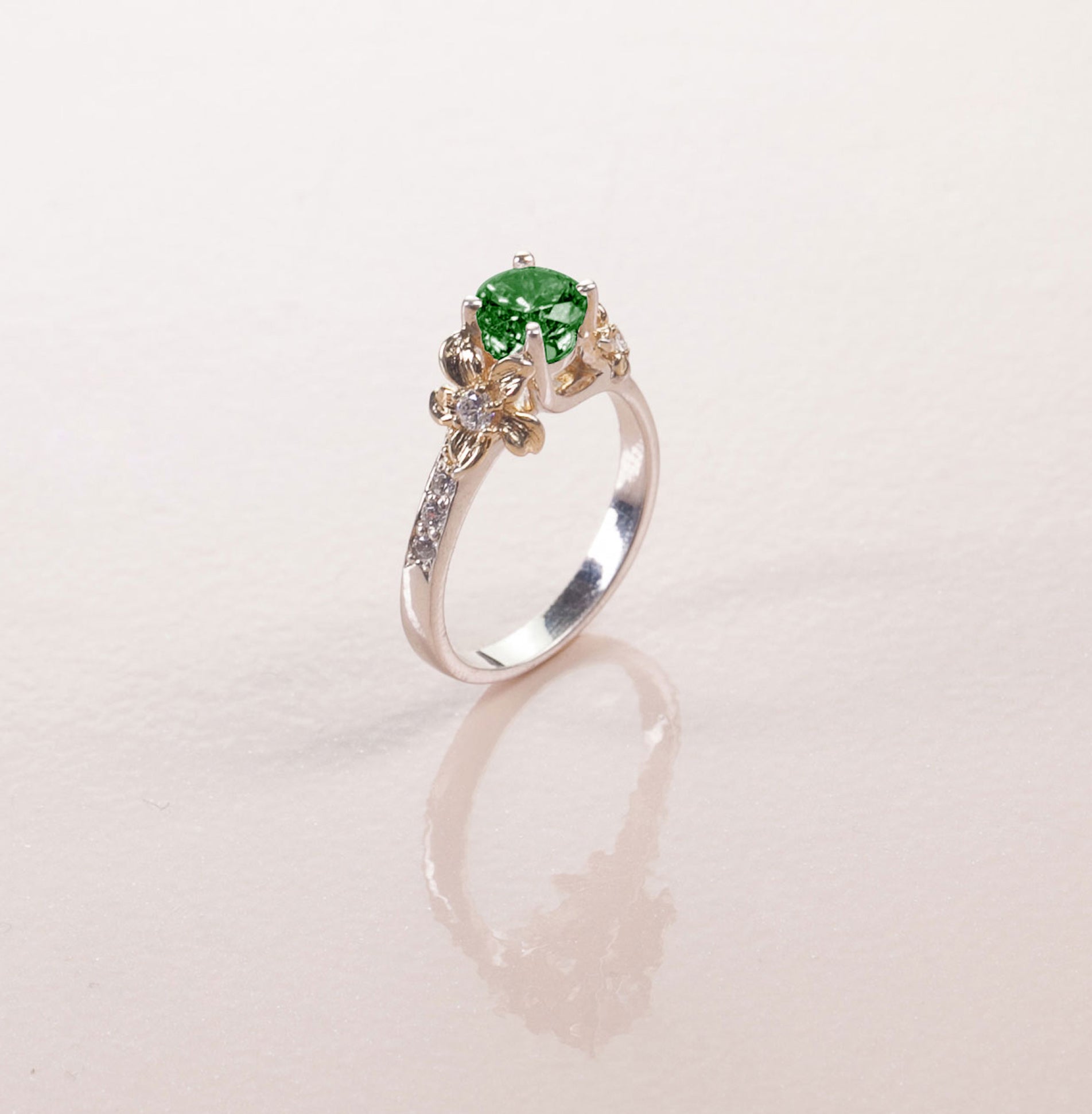 Unique Flower Engagement Ring No.1 White Band/Yellow Flower Gold - Emerald - Roelavi