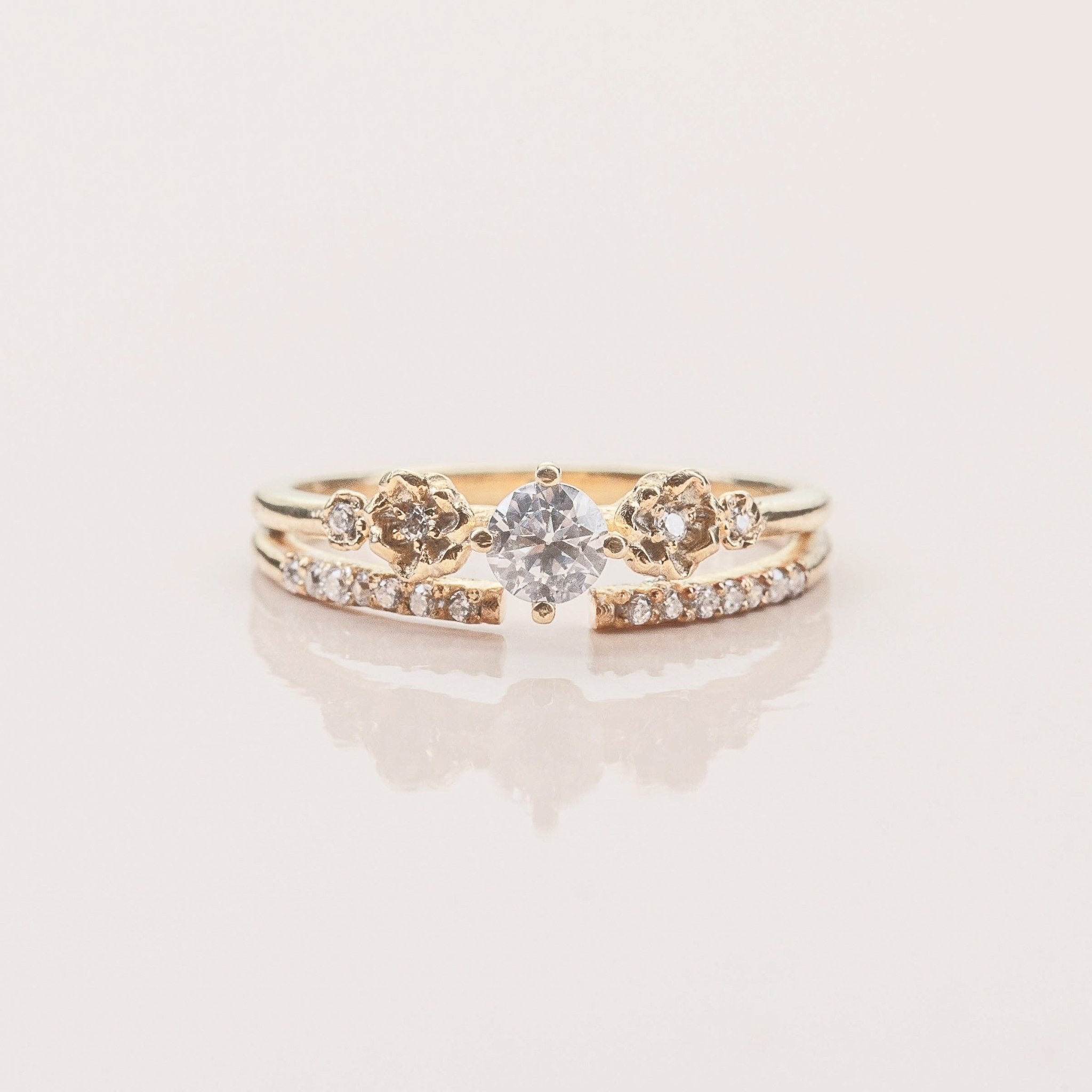 Unique Flower Engagement Ring No.8 Yellow Gold - Moissanite/Diamond - Roelavi