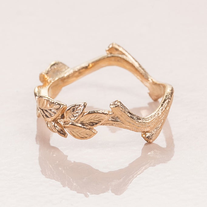 Unique Leaves Ring No.3 in Yellow Gold - Roelavi